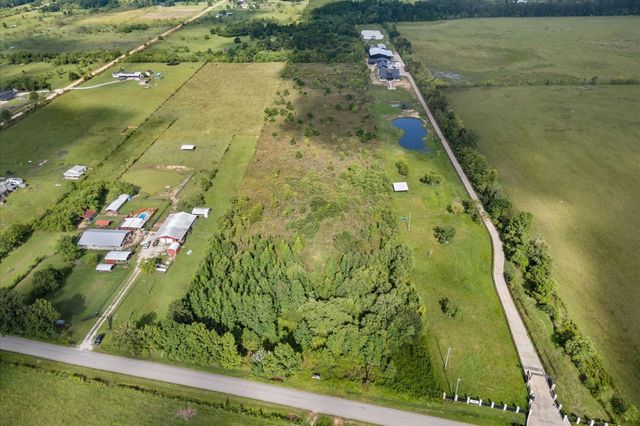 420 County Road 3011, Dayton, TX 77535