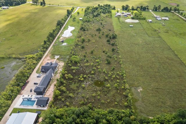 420 County Road 3011, Dayton, TX 77535