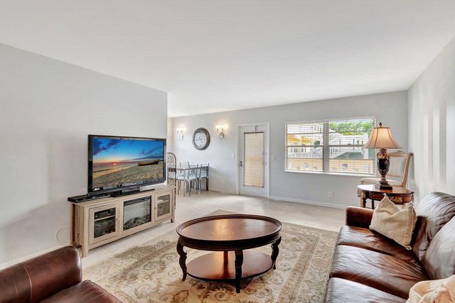 150 Dorset D 150, Boca Raton, FL 33434