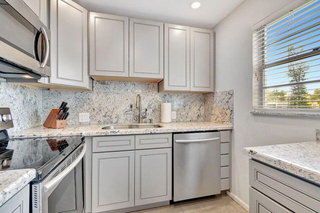 150 Dorset D 150, Boca Raton, FL 33434