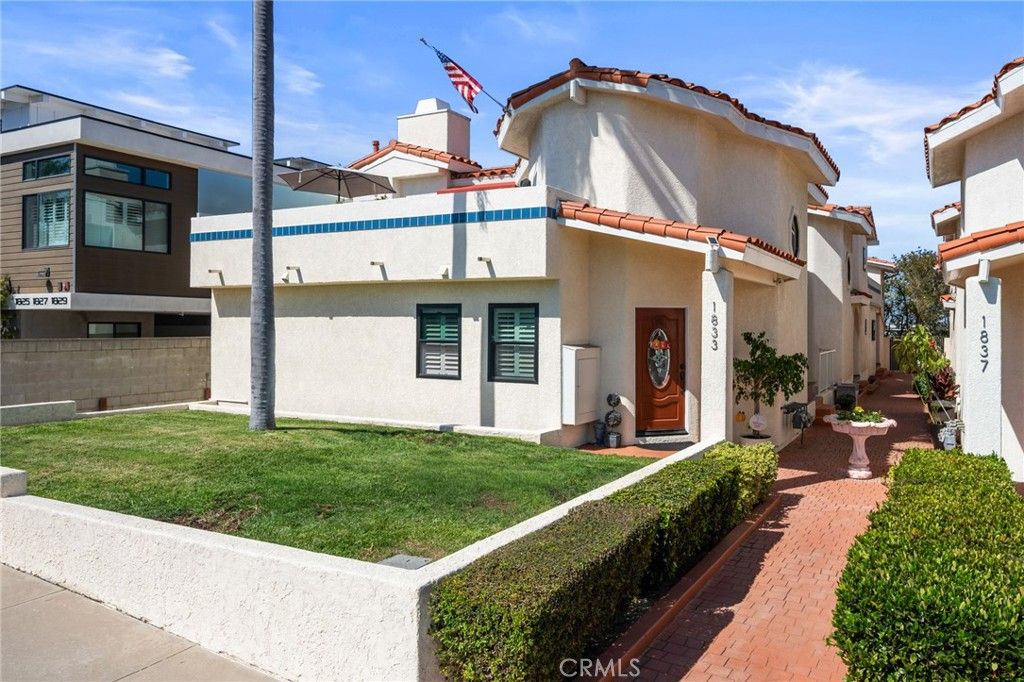 1833 11th Street B, Manhattan Beach, CA 90266 — exterior