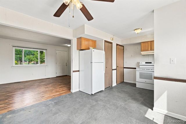 19343 S Highlite Drive, Clinton Township, MI 48035
