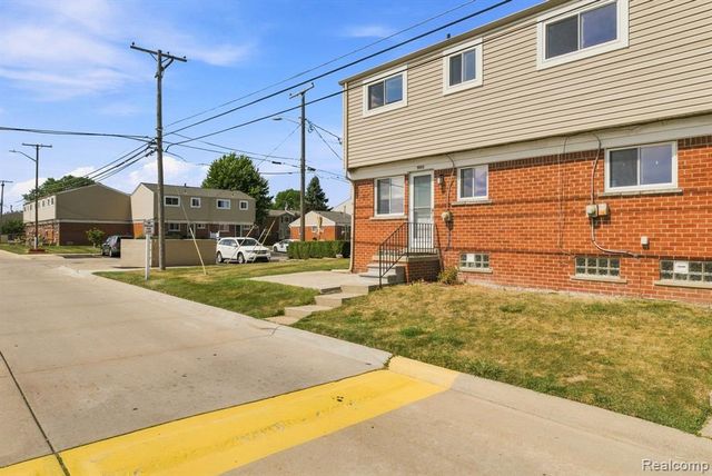 19343 S Highlite Drive, Clinton Township, MI 48035