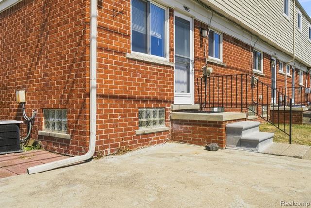 19343 S Highlite Drive, Clinton Township, MI 48035