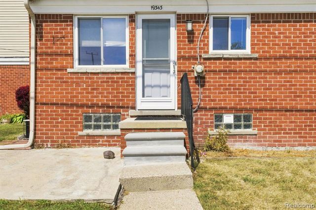 19343 S Highlite Drive, Clinton Township, MI 48035