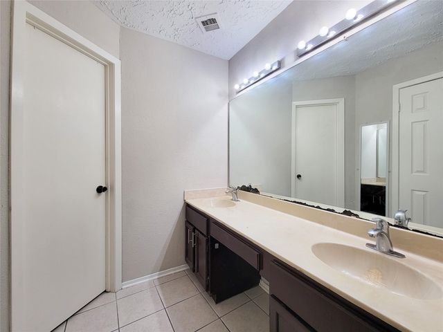 9415 Beckford Drive, Houston, TX 77099