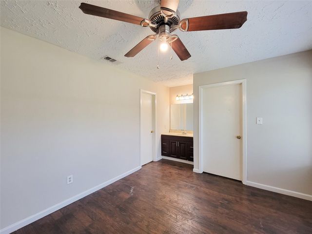 9415 Beckford Drive, Houston, TX 77099