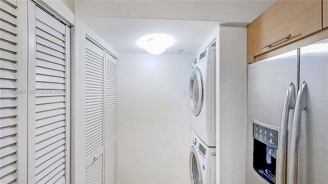 31 SE 5th St 2408, Miami, FL 33131