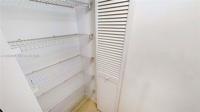 31 SE 5th St 2408, Miami, FL 33131