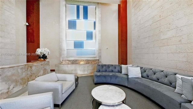 31 SE 5th St 2408, Miami, FL 33131