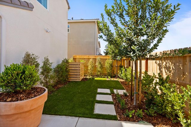 1467 Vintage Lane, Clovis, CA 93619