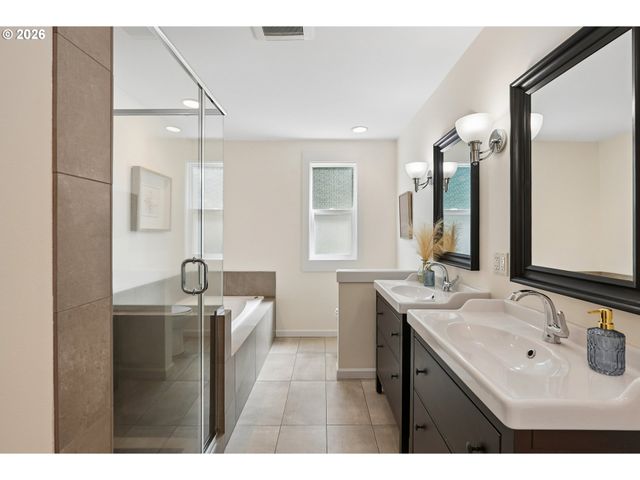 2630 LAFAVE St, West Linn, OR 97068