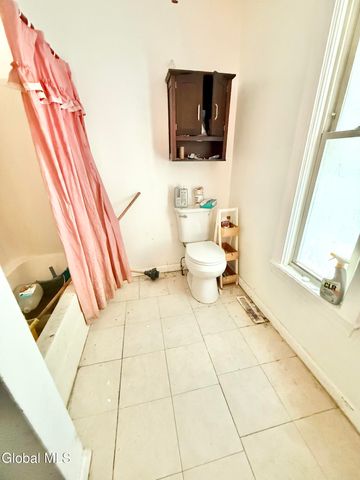 11 Mynderse Street, Schenectady, NY 12307