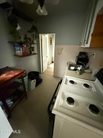 11 Mynderse Street, Schenectady, NY 12307