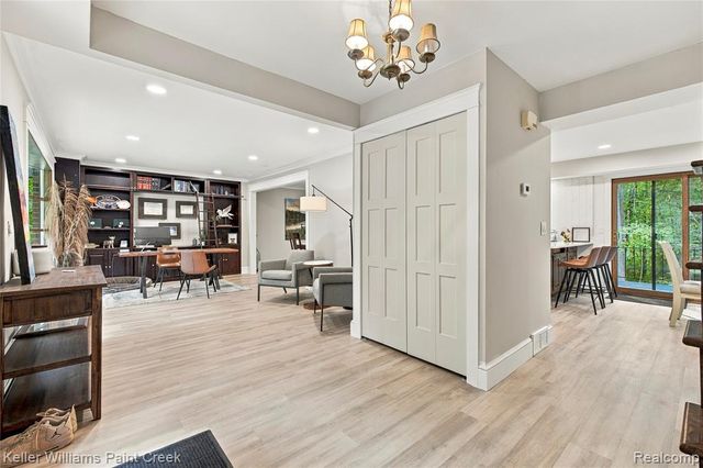 6126 Whispering Oak Drive, Washington, MI 48094