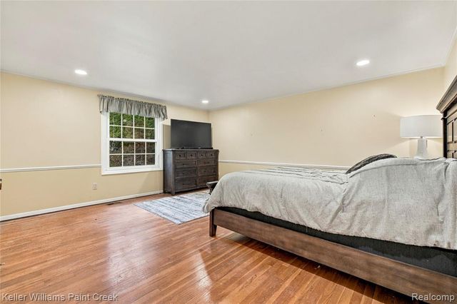 6126 Whispering Oak Drive, Washington, MI 48094