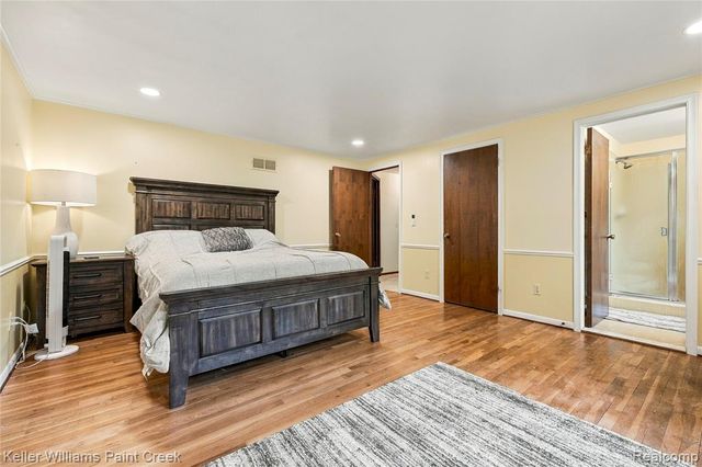 6126 Whispering Oak Drive, Washington, MI 48094