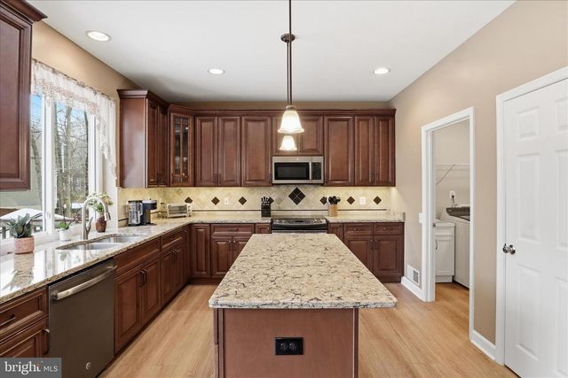 14925 HAZELNUT CT, Woodbridge, VA 22193