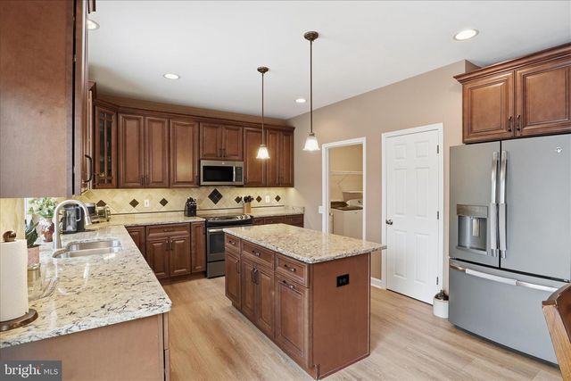 14925 HAZELNUT CT, Woodbridge, VA 22193