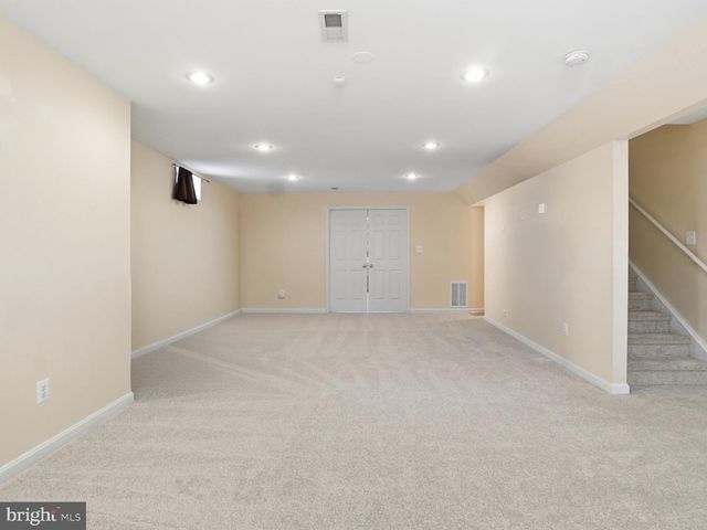 14925 HAZELNUT CT, Woodbridge, VA 22193