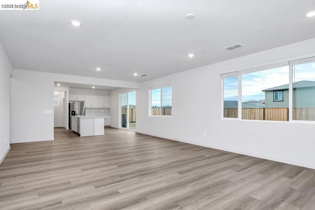 Image 8 of property listing at 5416 Golden Eagle Street, Antioch, CA 94531