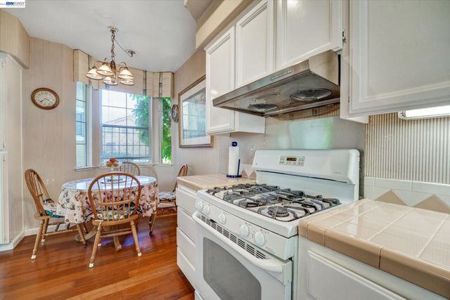 15916 Bayberry Ln, San Lorenzo, CA 94580