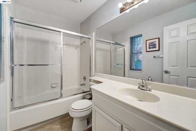 15916 Bayberry Ln, San Lorenzo, CA 94580