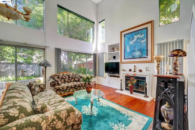 15916 Bayberry Ln, San Lorenzo, CA 94580