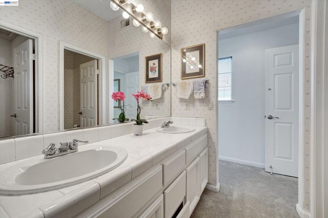 15916 Bayberry Ln, San Lorenzo, CA 94580