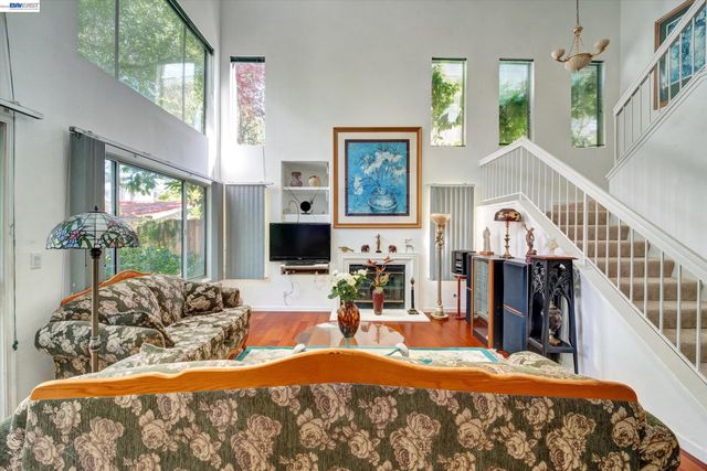 15916 Bayberry Ln, San Lorenzo, CA 94580