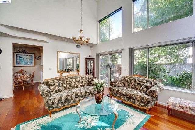 15916 Bayberry Ln, San Lorenzo, CA 94580