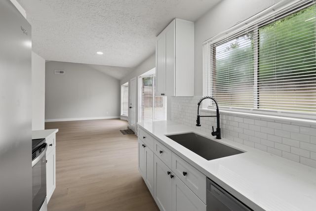 6834 Deer Ridge Lane, Houston, TX 77086