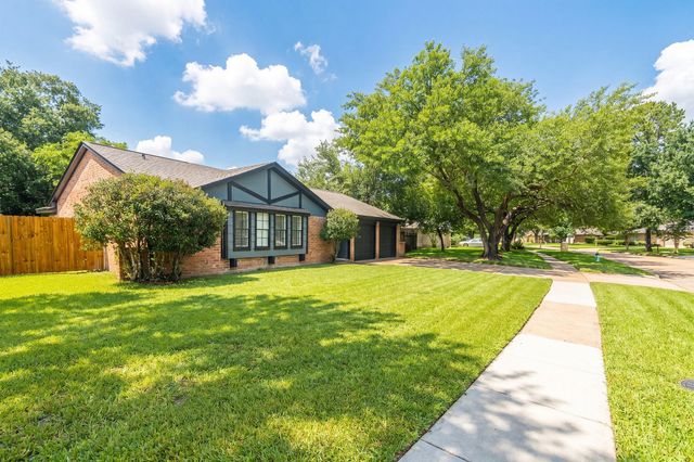 6834 Deer Ridge Lane, Houston, TX 77086