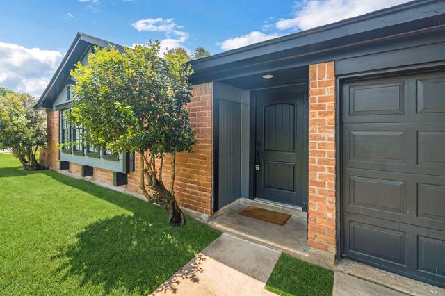 6834 Deer Ridge Lane, Houston, TX 77086