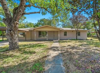 302 Grace Street, Bridgeport, TX 76426