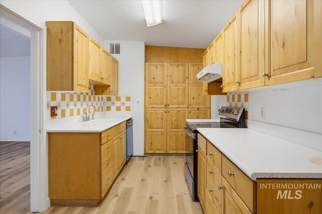 1803 S 10th, Caldwell, ID 83605