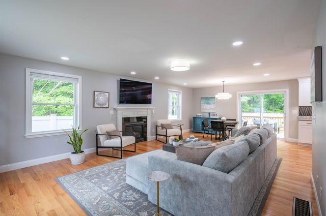 2 Lorelai Way, Nashua, NH 03062