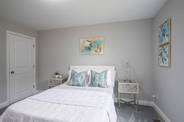 2 Lorelai Way, Nashua, NH 03062