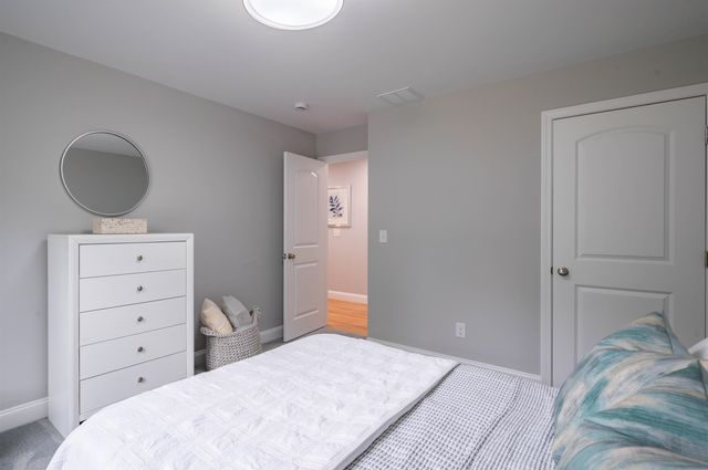 2 Lorelai Way, Nashua, NH 03062