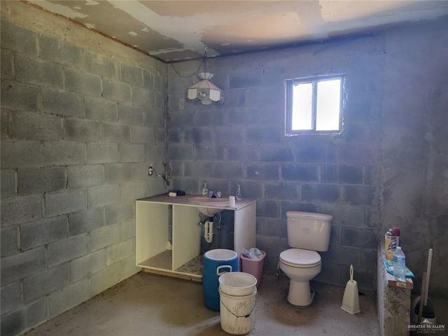 1212 S Dallas Street, Alton, TX 78573