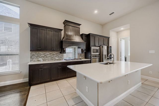 3403 Willow Brook Drive, Mansfield, TX 76063