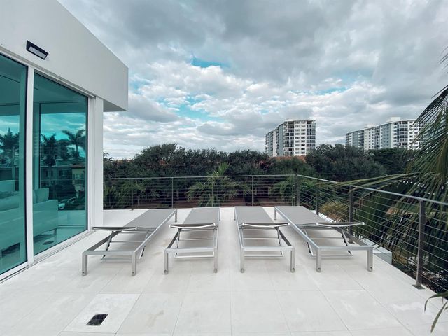 243 Venetian Drive, Delray Beach, FL 33483