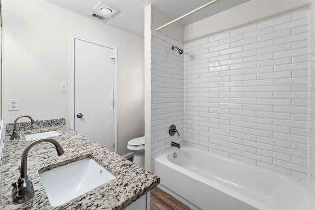 500 Pidgeon Court, Desoto, TX 75115