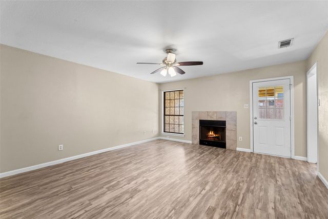 500 Pidgeon Court, Desoto, TX 75115