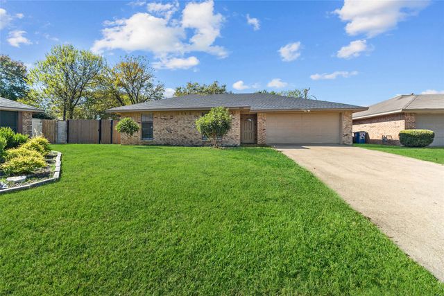 500 Pidgeon Court, Desoto, TX 75115