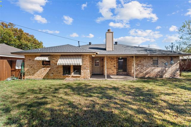 500 Pidgeon Court, Desoto, TX 75115