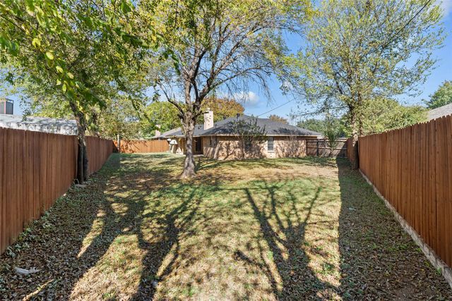 500 Pidgeon Court, Desoto, TX 75115
