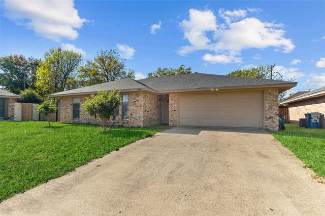 500 Pidgeon Court, Desoto, TX 75115