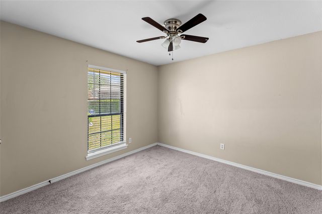 500 Pidgeon Court, Desoto, TX 75115