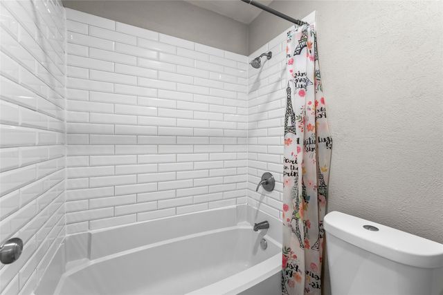 500 Pidgeon Court, Desoto, TX 75115